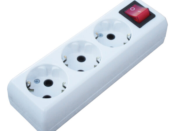 Podsklop sa 3 utičnice i prekidačem